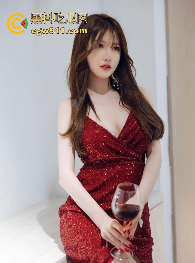 极品性感福利姬【美桃酱】道具私拍流出,黑丝美臀上演制服诱惑,黑丝开档自摸湿润,翘臀摇曳层层推进高潮喷汁!-1