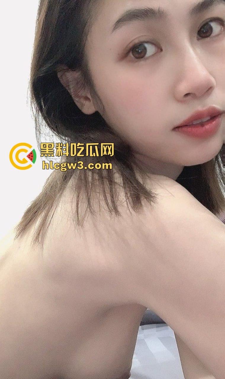OnlyFans顶级反差御姐【Chipy】!甜妹笑容下的骚劲炸裂,一边挨操一边喊轻点,谁扛得住?-6