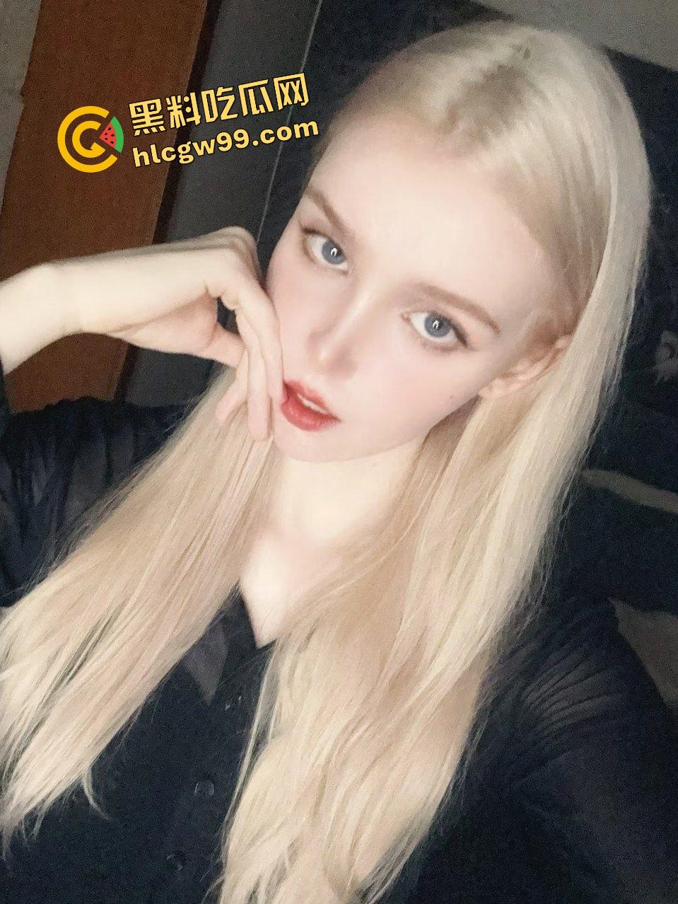 野性的呼唤!俄罗斯反差金发妹玩刺激露出,在野外雪地汽车上自慰抠逼,露天福利抓紧观赏,不愧是战斗民族!-1