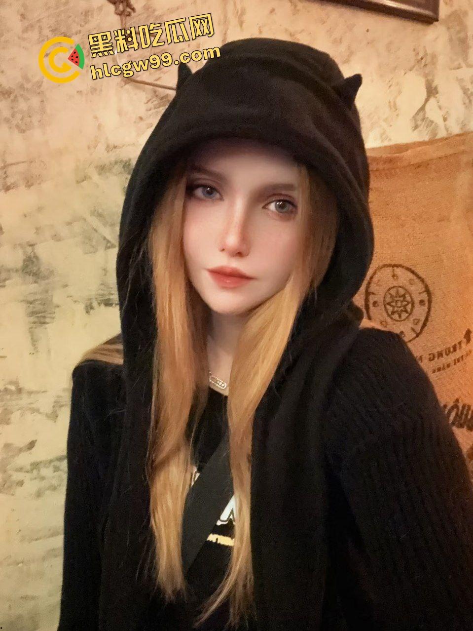 野性的呼唤!俄罗斯反差金发妹玩刺激露出,在野外雪地汽车上自慰抠逼,露天福利抓紧观赏,不愧是战斗民族!-2