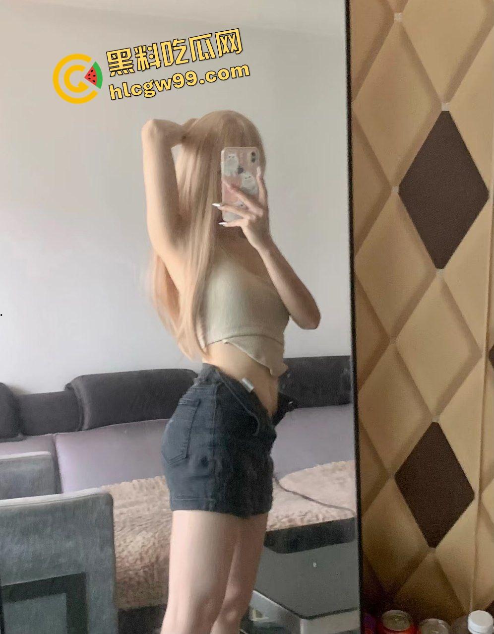 野性的呼唤!俄罗斯反差金发妹玩刺激露出,在野外雪地汽车上自慰抠逼,露天福利抓紧观赏,不愧是战斗民族!-4