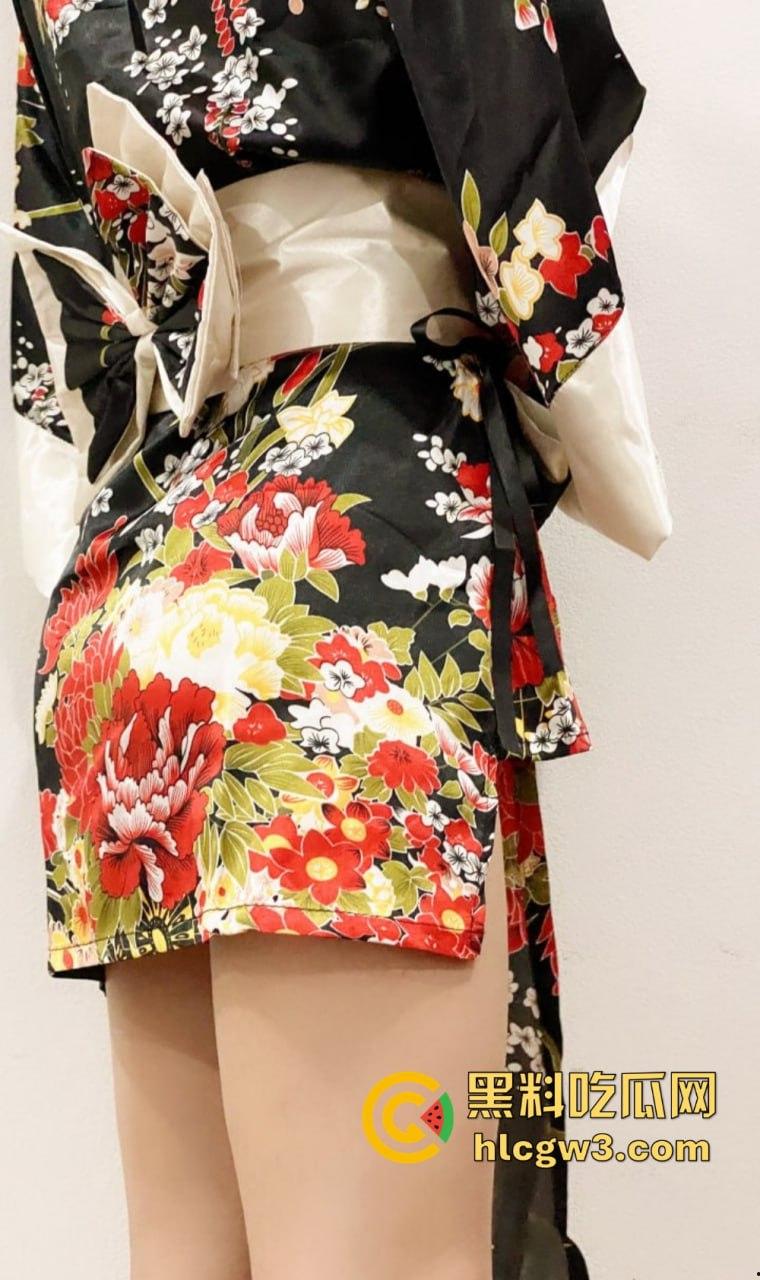 OnlyFans顶级反差御姐【Chipy】!甜妹笑容下的骚劲炸裂,一边挨操一边喊轻点,谁扛得住?-23