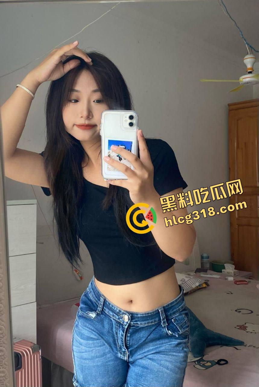 学生妹被金主包养玩成群交机器，3P起步5P封顶，钱到位随便上，有钱就能多人乱斗男友顶着绿帽加入！-3