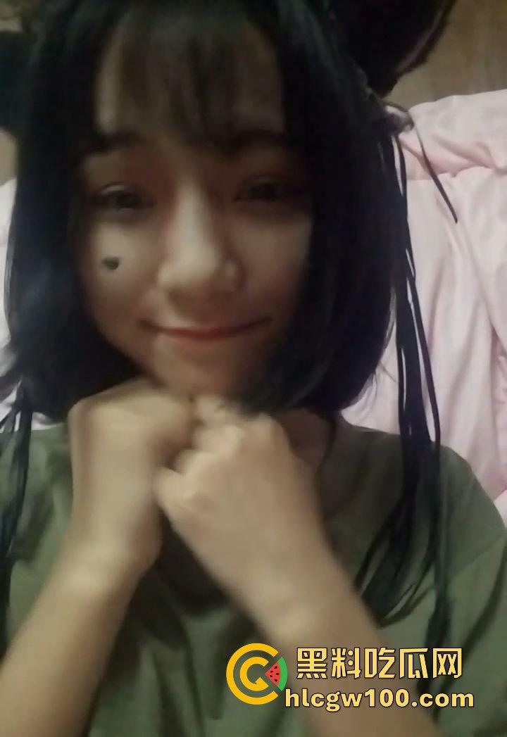 宁夏大学大一清纯学妹【靳晓婉】自拍视频曝光,军训服下都藏不住的骚母狗!-3