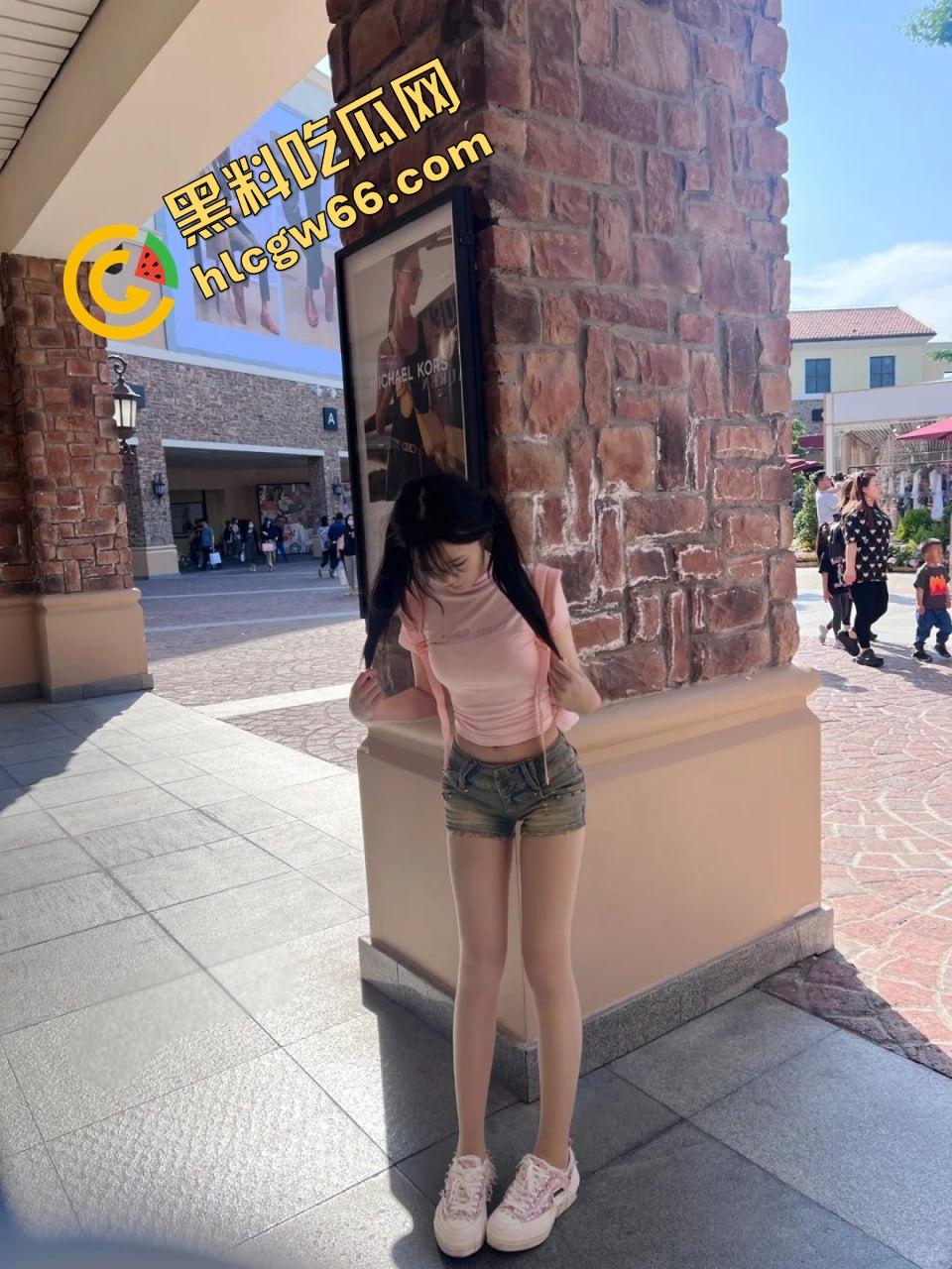 深圳龙华兼职骚货【钱洺宪】刚毕业的白虎嫩妹被金主爆操坐射，骚穴夹翻大屌哭着舔精求第二炮！-3