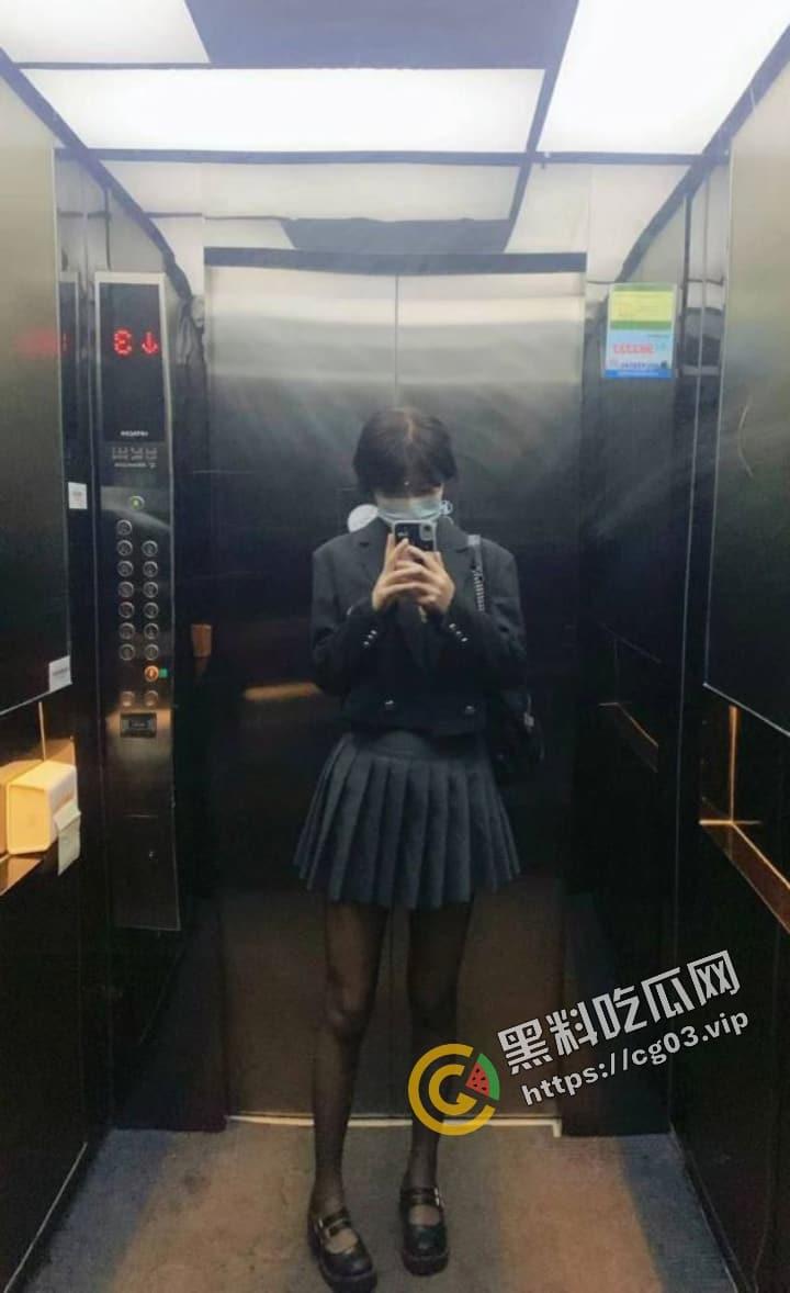 曝光！长沙万达金融写字楼物业约炮老混圈女【zwz】母狗属性拉满  特别是酒后做爱都是一脸懵逼-2