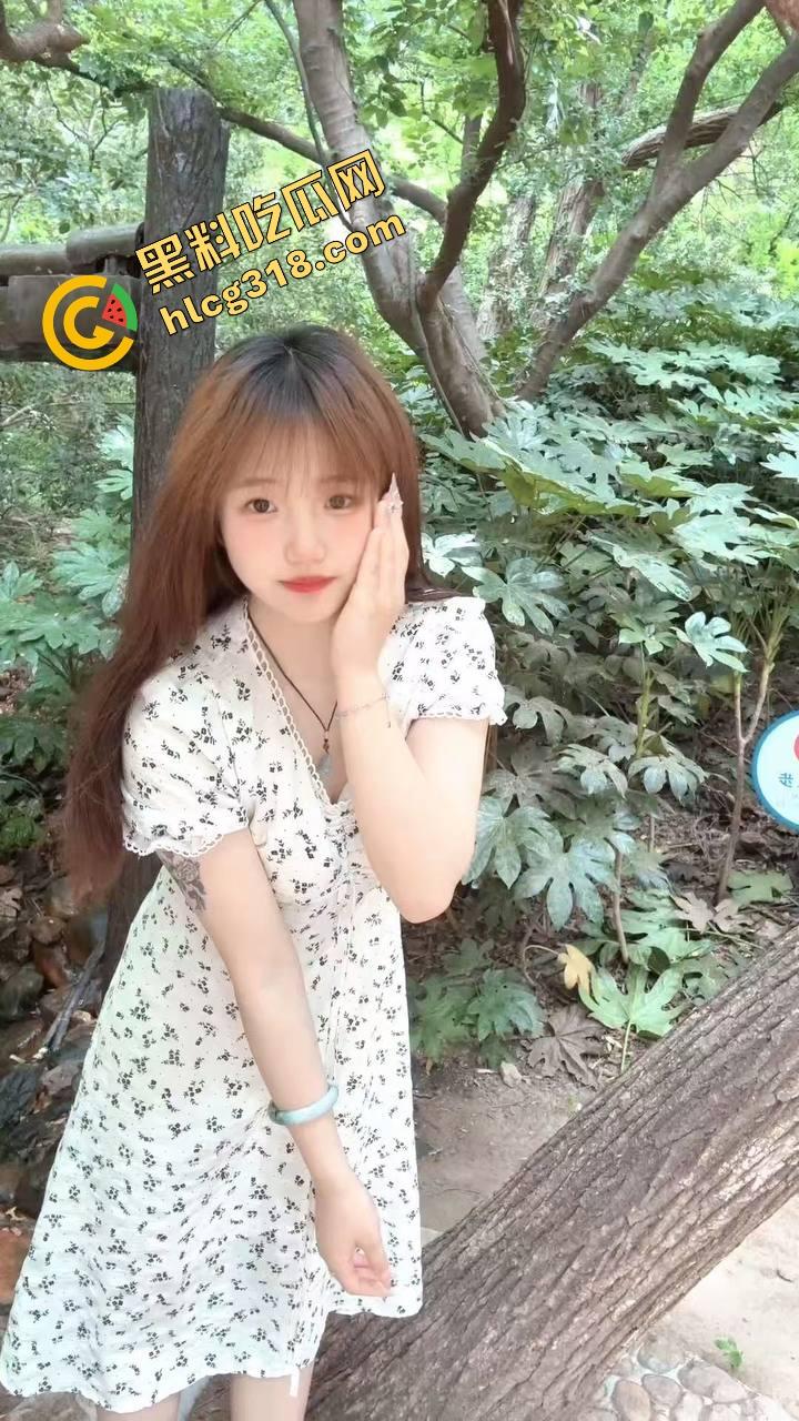 高中生妹妹作业写到迷糊,哥手一伸进去就摸到湿逼,按着按着她都不写了,屁股主动送上来就是干!-3