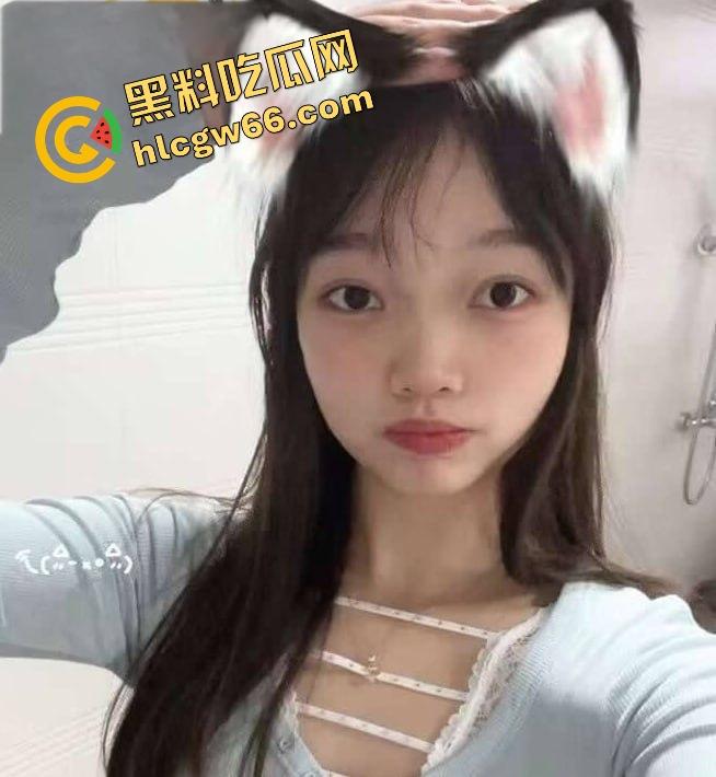 商丘职院清纯校花『孙秋雨』私下偷约炮被干成狗，后入视频流出骚到全网爆炸！-3