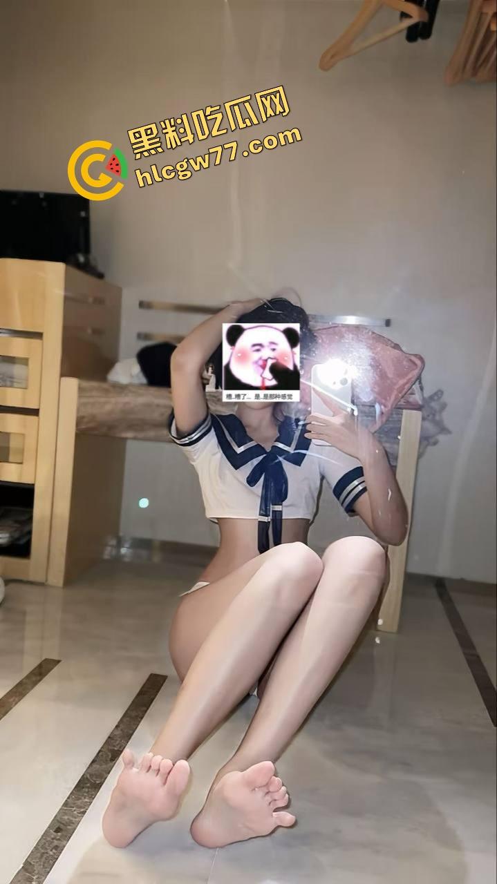 绿帽丈夫亲媚黑情结彻底失控，黑人猛男大黑屌深喉老婆，3P激战喷白浆，妻子全程淫叫扯爆喉咙！-13