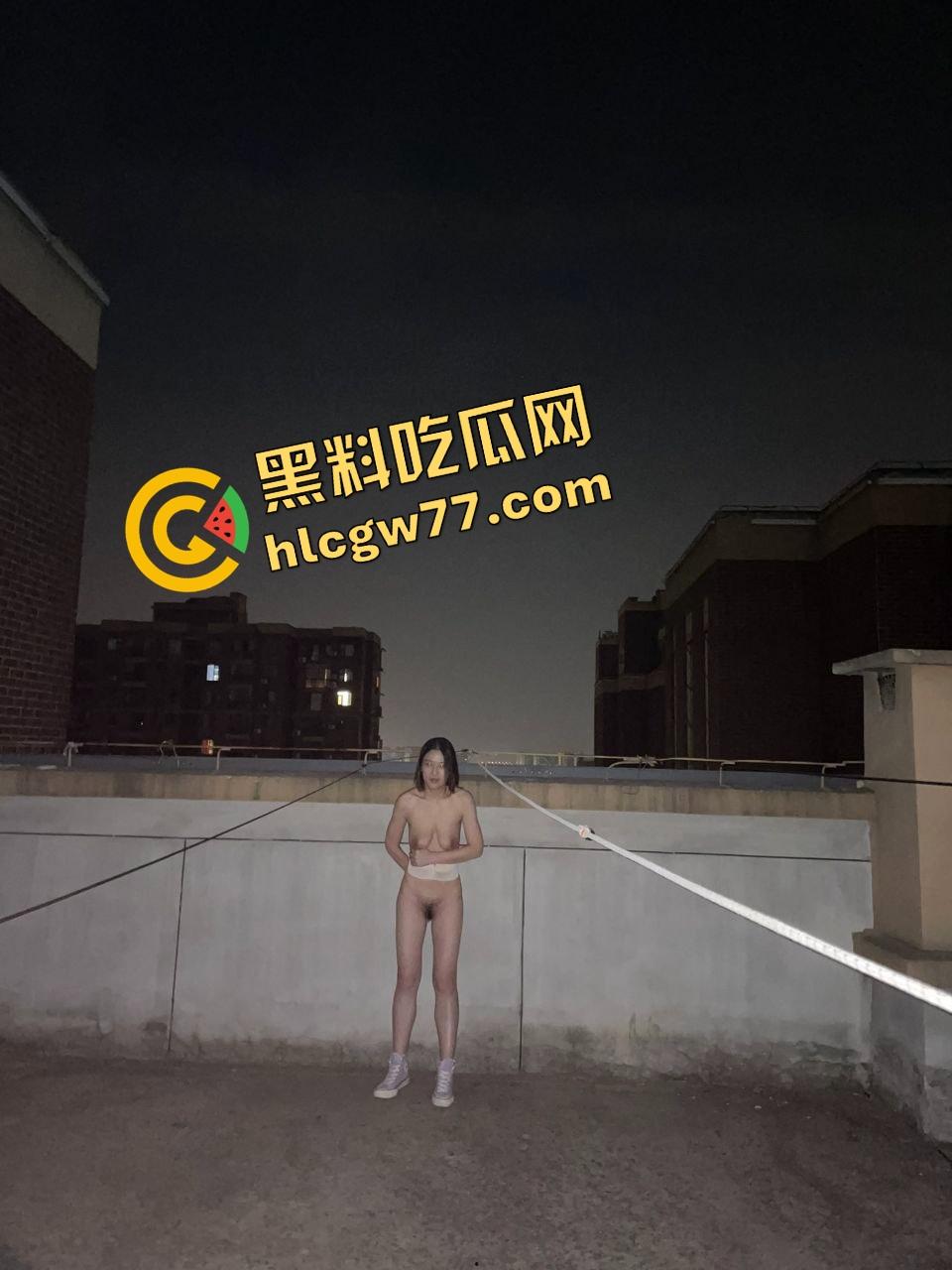 秦皇岛调教大神把JK学生妹从口交小白训成舔棒狂魔，一开始说不会含，结果舔着舔着求射嘴里！-14