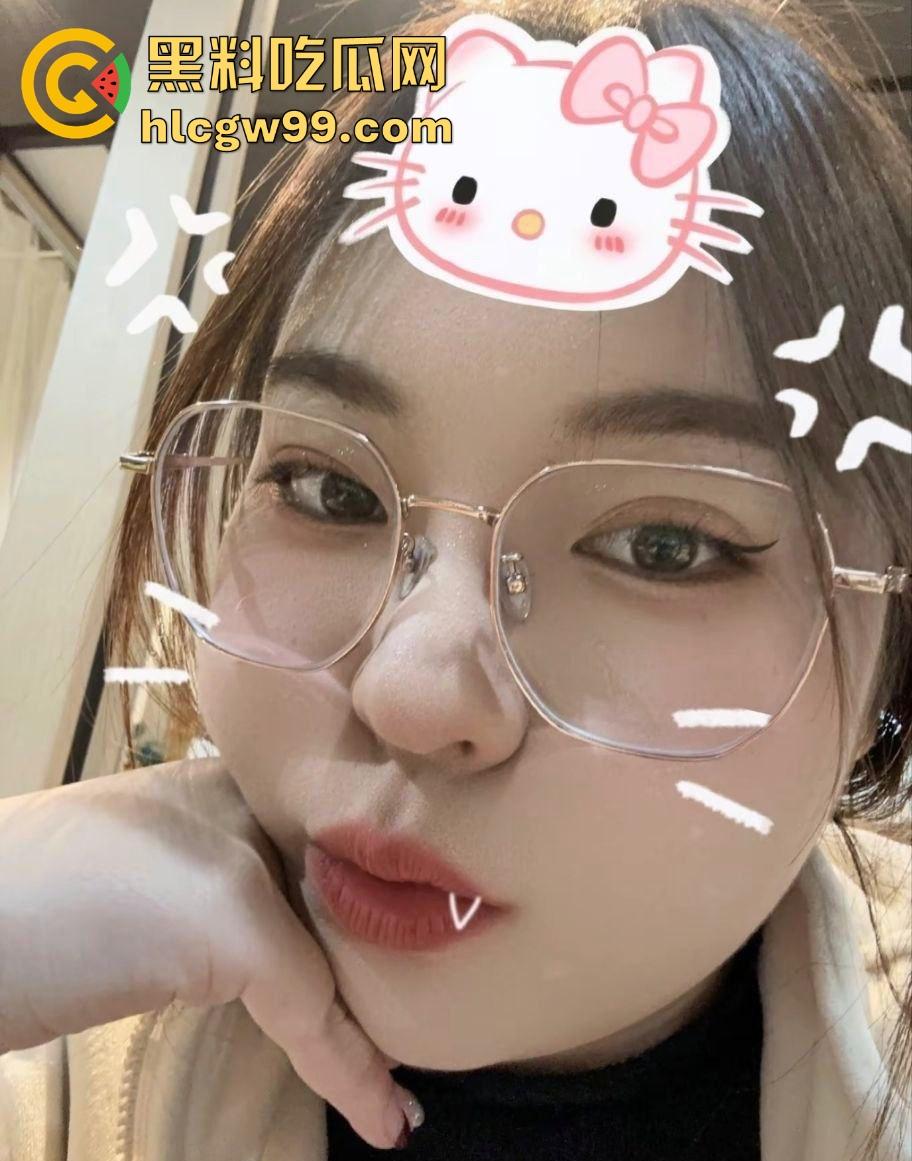 河南职业技术学院微胖反差婊【黎雯荣】自拍性爱泄密流出，洗澡蹲坑都忍不住视频的大骚母狗！-3