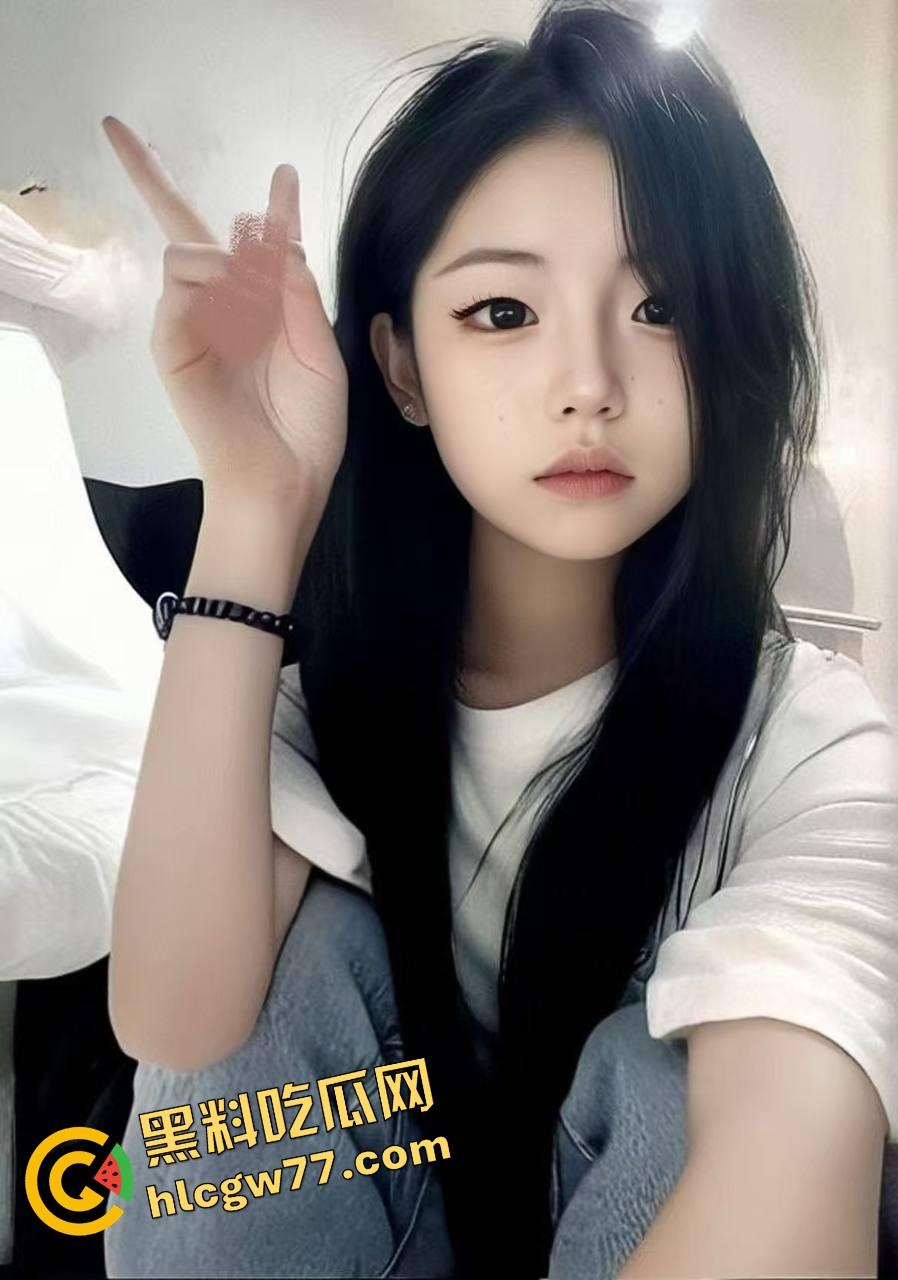 长沙极品大一嫩妹【林婧】健身是为了挣钱，背地里掰开粉嫩骚穴自拍卖图，手拿自慰棒打逼到高潮！-3