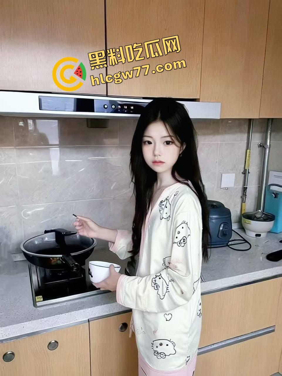 长沙极品大一嫩妹【林婧】健身是为了挣钱，背地里掰开粉嫩骚穴自拍卖图，手拿自慰棒打逼到高潮！-5