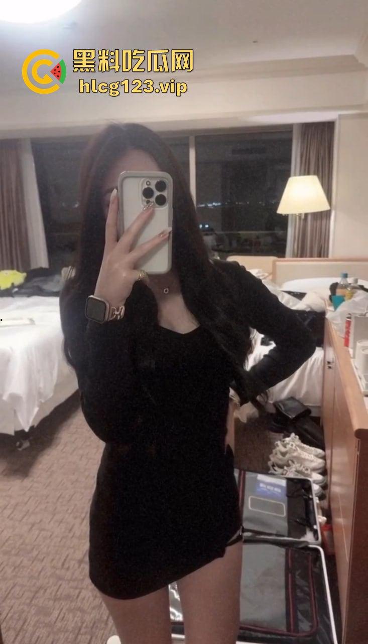 INS湾湾妹陪玩被大哥搞得服服帖帖！骚得不行，身材火辣反差爆表，露脸视频可惜只怼脸照！-4