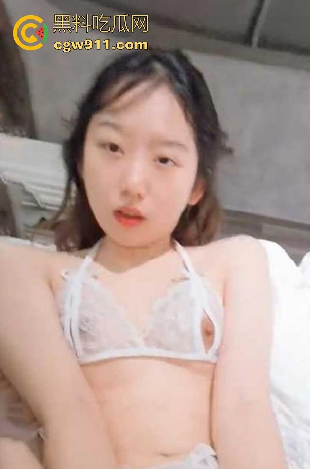 西安交通大学校园公交车【李秋茹】清纯嫩妹床上一反娇羞常态，媚眼如丝全程骑乘榨精，嗷嗷待肏的极品骚货！-1