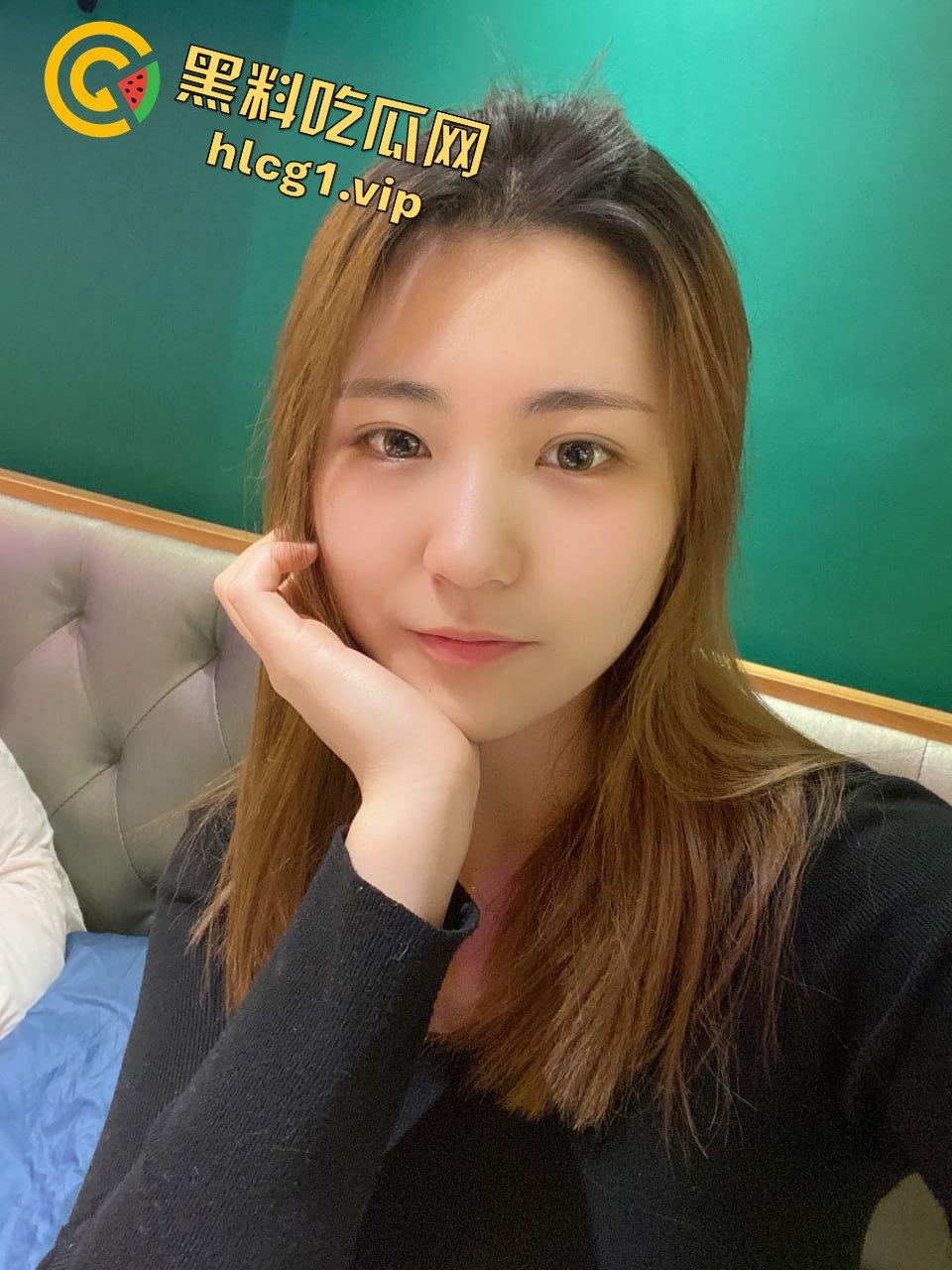 99年辽宁传媒学院美少女董云依私密流出！大波嫩妹与男友啪啪自拍曝光！-4