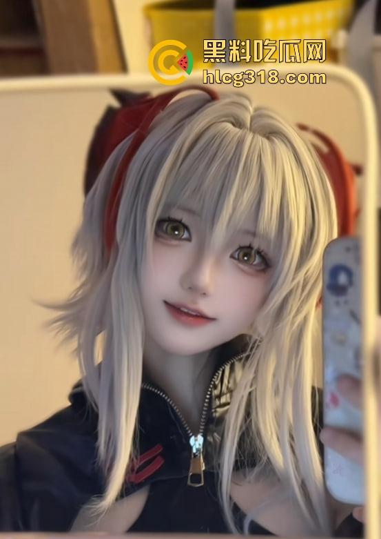 给cos小仙女『一只妖妹』抹油嫩得出水，油光水滑一抹就想咬一口，这才是拍片的正确打开方式！-6