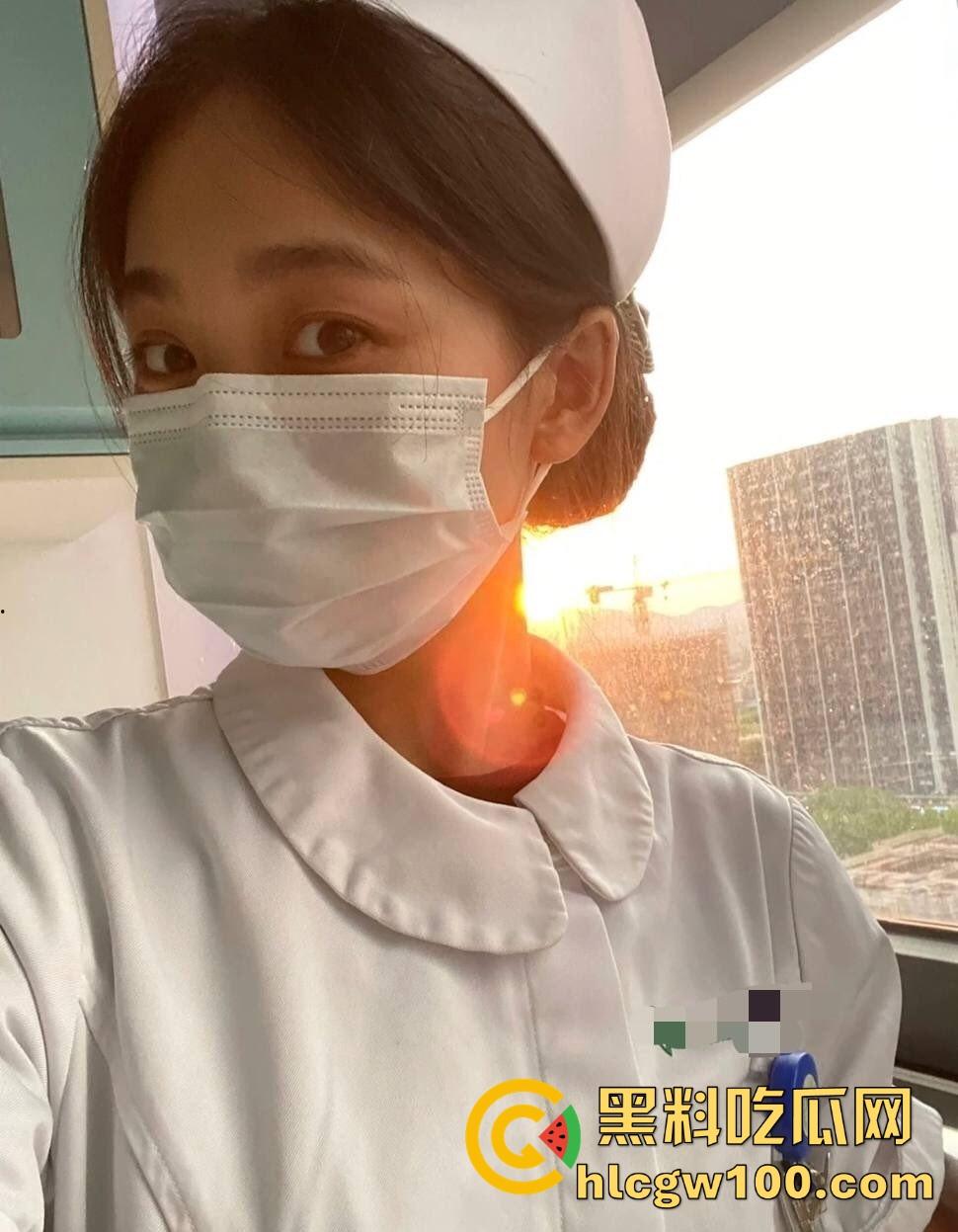 深圳某卫校高颜反差护士【刘芸芸】兼职外围私拍流出，线下约炮金主调教啪啪长得好看身材无敌！-10