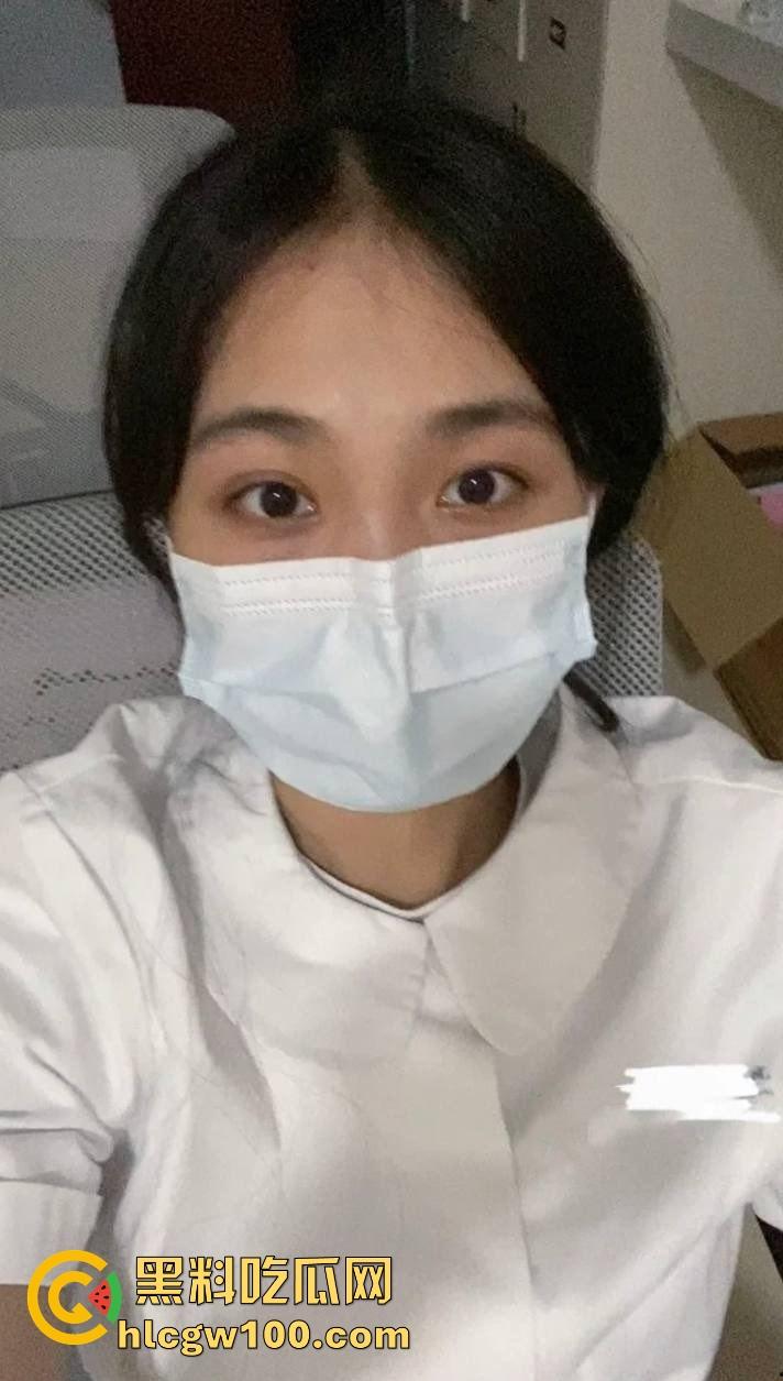 深圳某卫校高颜反差护士【刘芸芸】兼职外围私拍流出，线下约炮金主调教啪啪长得好看身材无敌！-11