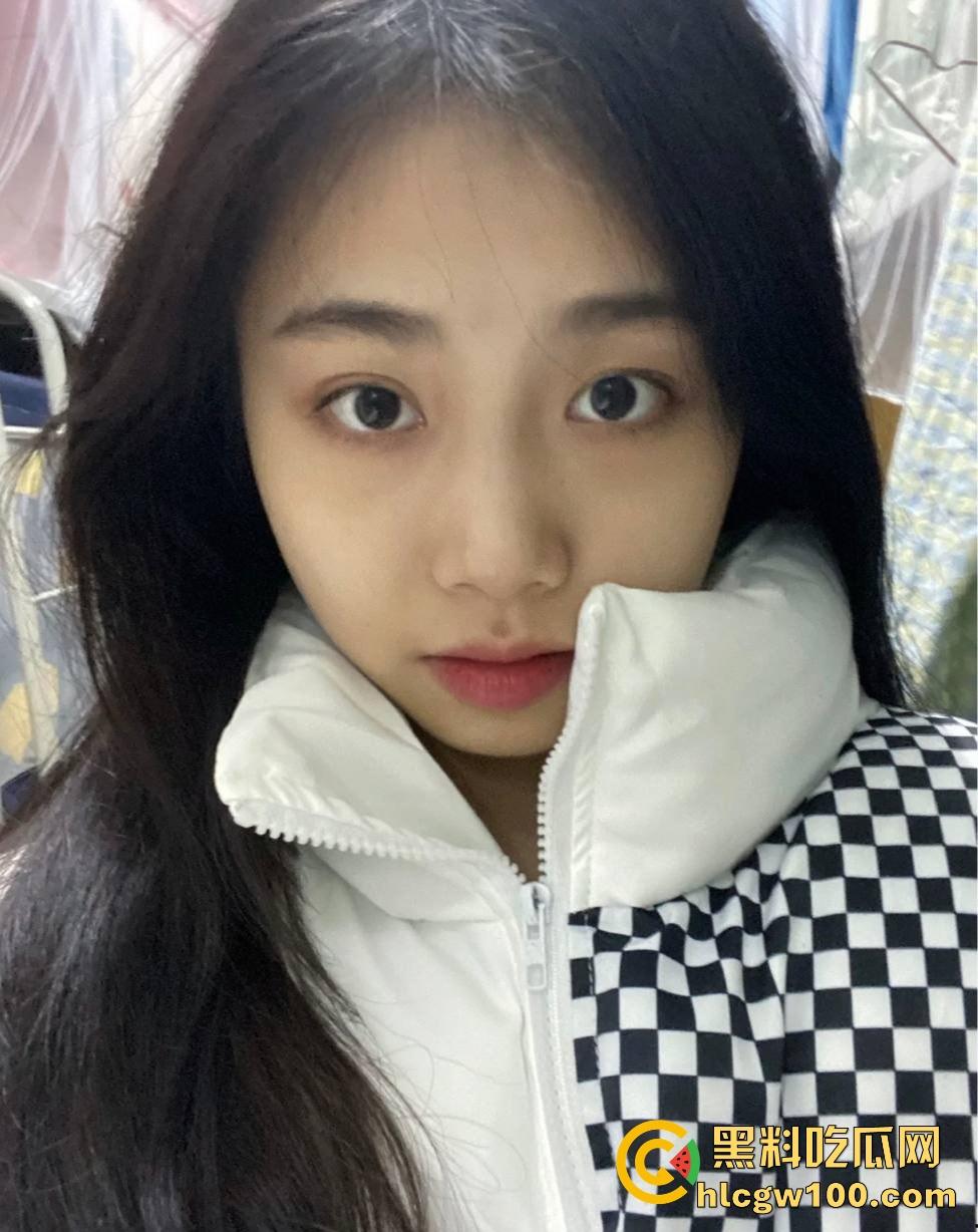 深圳某卫校高颜反差护士【刘芸芸】兼职外围私拍流出，线下约炮金主调教啪啪长得好看身材无敌！-16