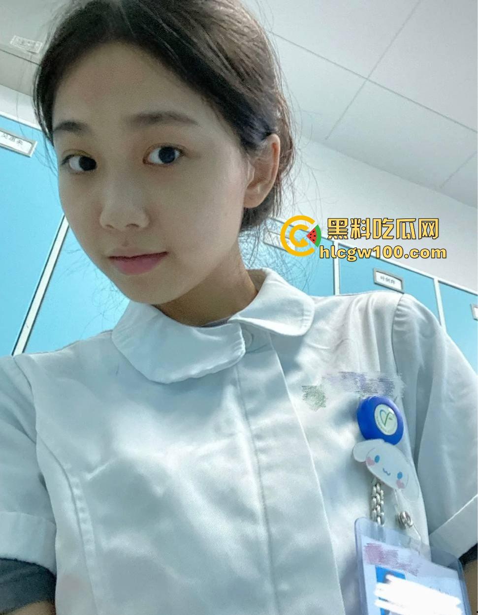 深圳某卫校高颜反差护士【刘芸芸】兼职外围私拍流出，线下约炮金主调教啪啪长得好看身材无敌！-19