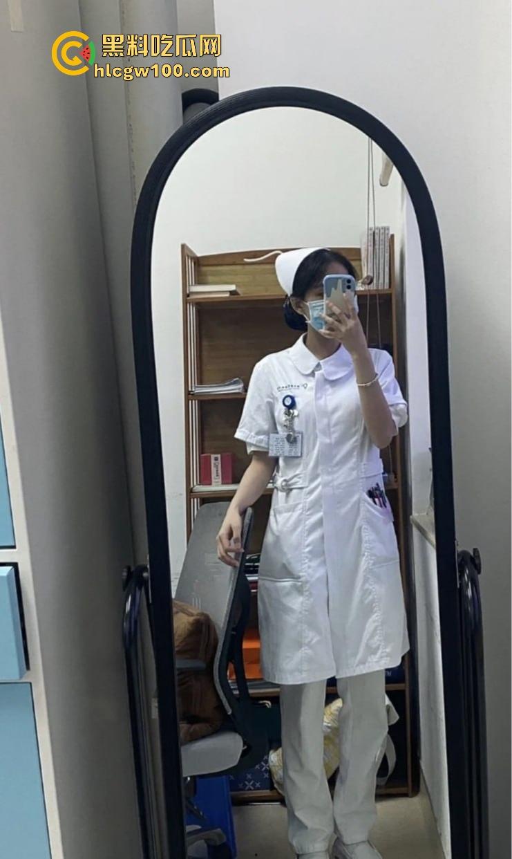 深圳某卫校高颜反差护士【刘芸芸】兼职外围私拍流出，线下约炮金主调教啪啪长得好看身材无敌！-24