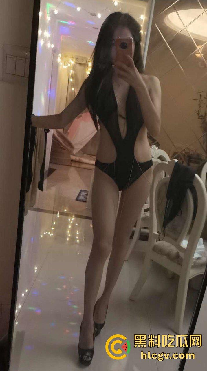 瓜友爆料济南骚人妻【范纯熙】偷吃！老公出差，她急喊人上门草骚逼，一天不日就难受！-4