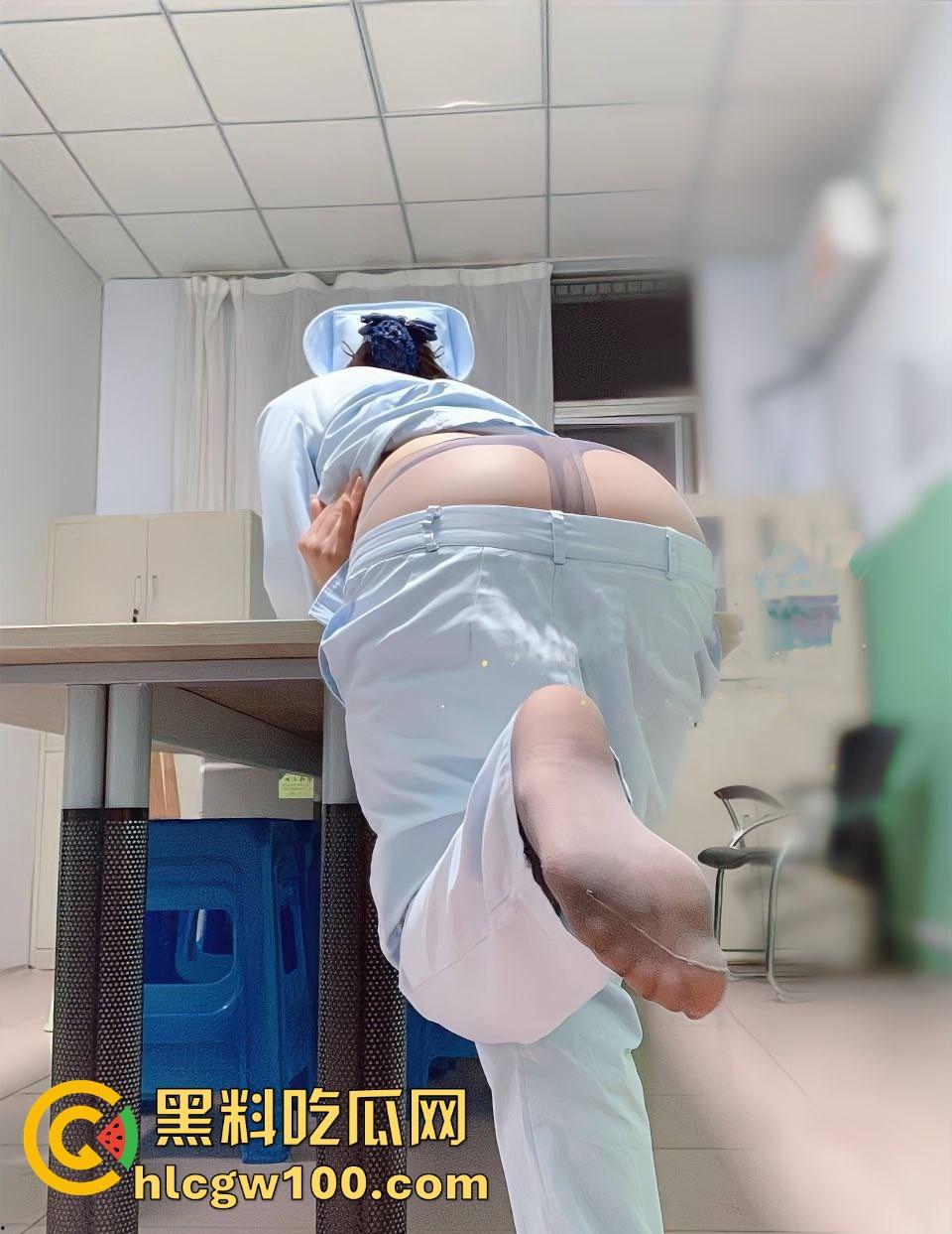 深圳某卫校高颜反差护士【刘芸芸】兼职外围私拍流出，线下约炮金主调教啪啪长得好看身材无敌！-29