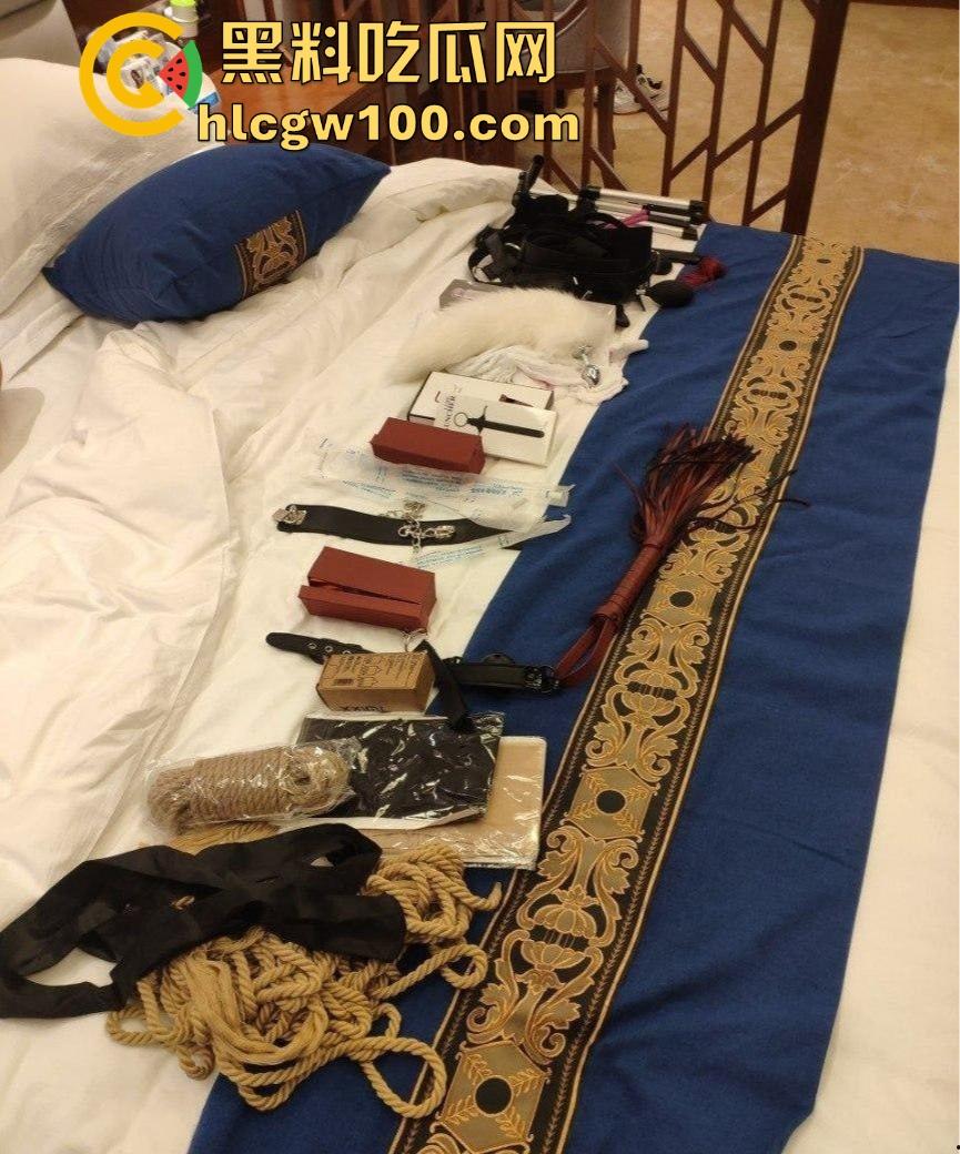 深圳某卫校高颜反差护士【刘芸芸】兼职外围私拍流出，线下约炮金主调教啪啪长得好看身材无敌！-45