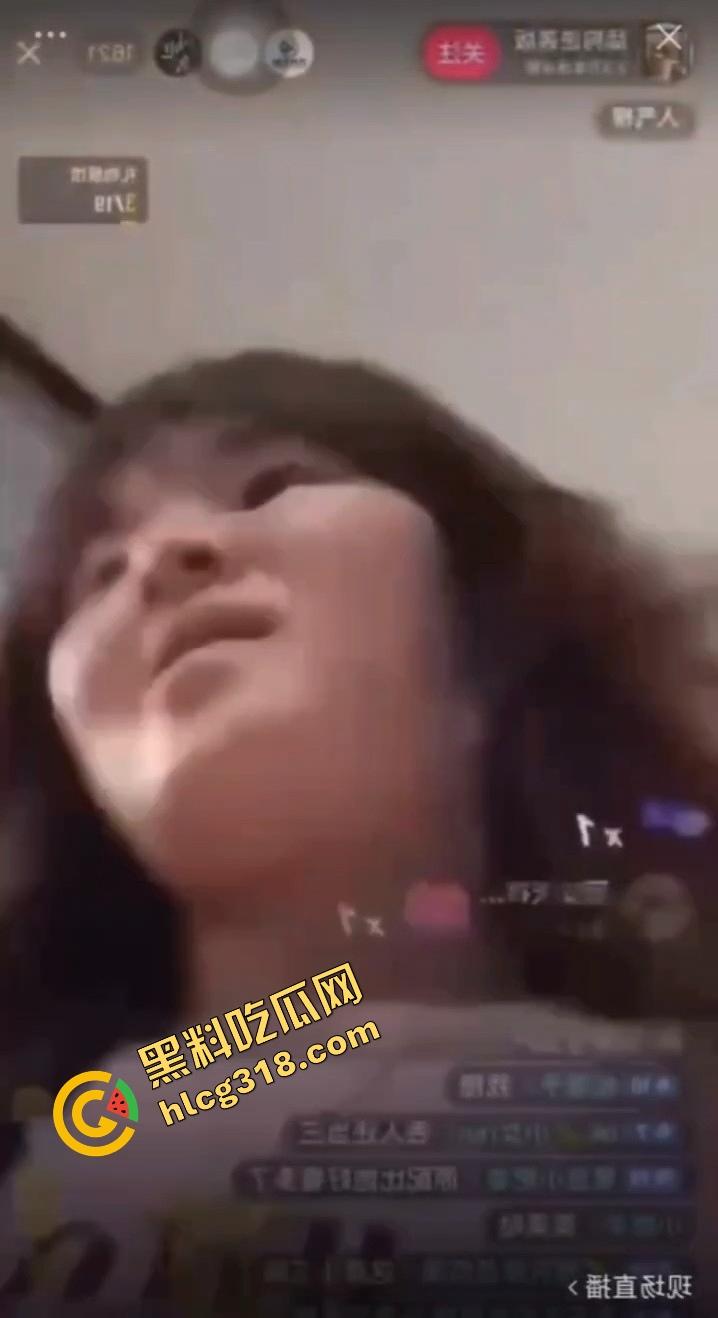 姐妹情深睡上床?集美女主直播抓小三,闺蜜6年情深,睡我老公3年直播当街鞭尸式抓奸!-10