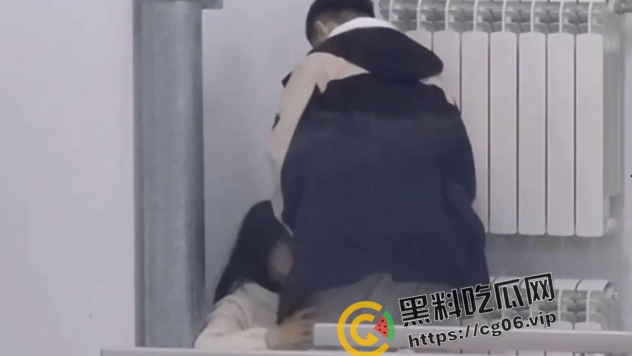 山东农业大学情侣画室内口交 口交完再亲嘴 兄弟 你是真是不嫌脏-4