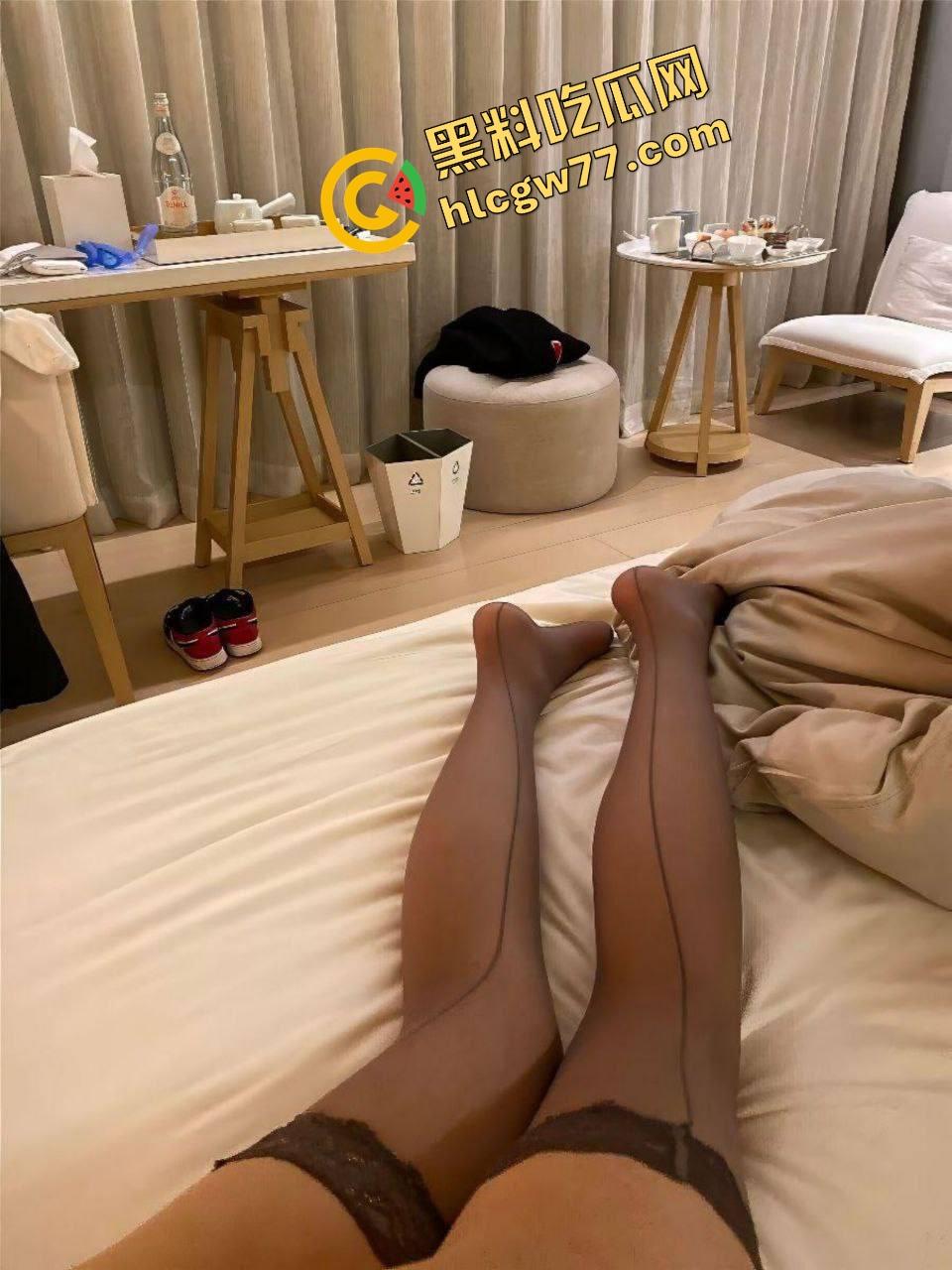 黑丝、白丝、红丝还是渔网？女友穿丝袜的样子，哪款才是真正让人一看就想把她按床上爆操的？-11