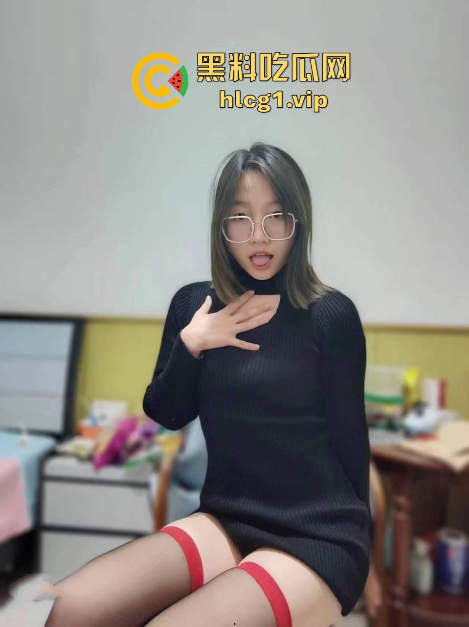 大连信息技术学院夏洺洺性福爆棚！体操服大战三百回合，白丝魅惑让人顶不住！-1