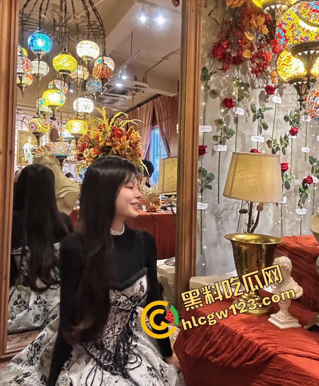 江苏希妙被男友忽悠剃成白虎，干净到连毛孔都没剩，一边突突一边拍，拍完发兄弟群炫耀我女友粉嫩剃光的！-4