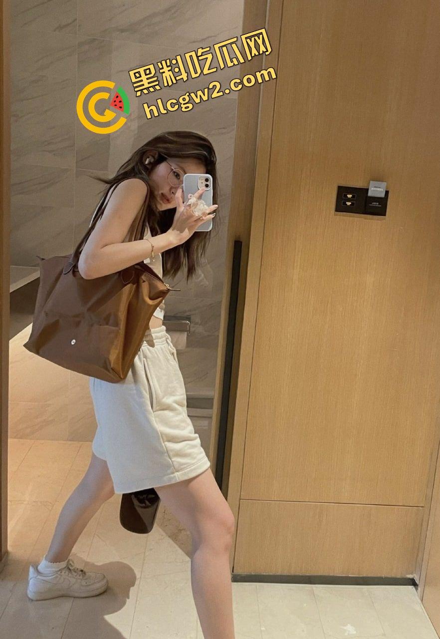 晋城职业技术学院反差骚贱母狗『戴诗诗』毕业后遇多金大叔 抛弃男友堵嘴调教！独家流出！-4