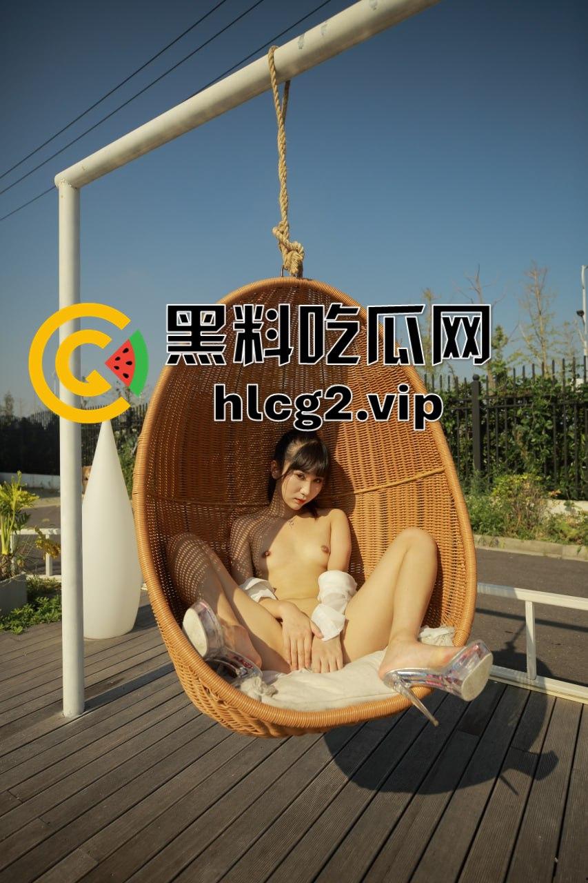 OF嫩模『 果冻儿』无套狂操！掰逼口交样样精通，摄影师爽到直射！-6