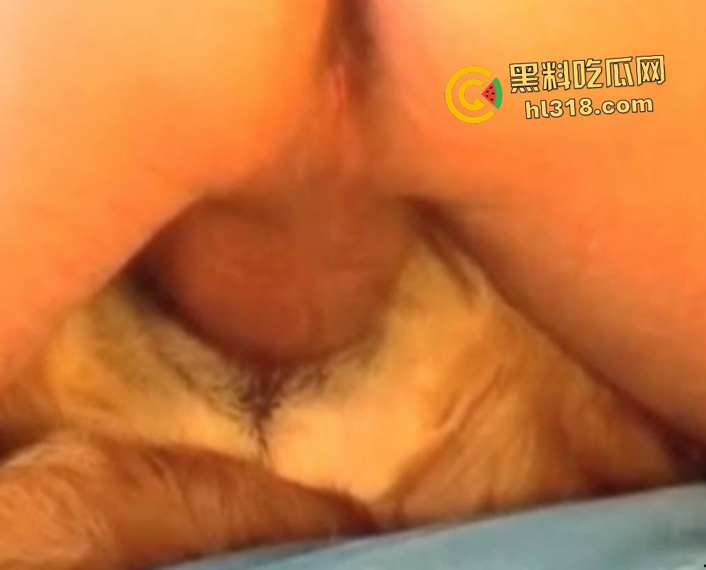 狂野男人与忠犬上演人兽激情！人与狗交欢，传教士式把狗压在身体下，这才是真的操母狗！-4