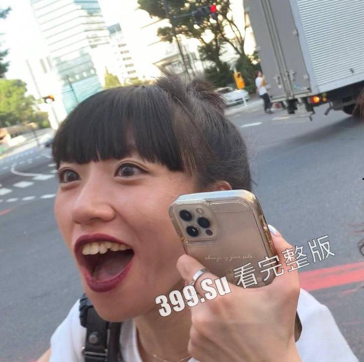 华夏紫微星在日大发神威！7.17早上 几段视频在日本网上疯传，视频中几名中国女子在新宿街头对日本警察拳打脚踢-1