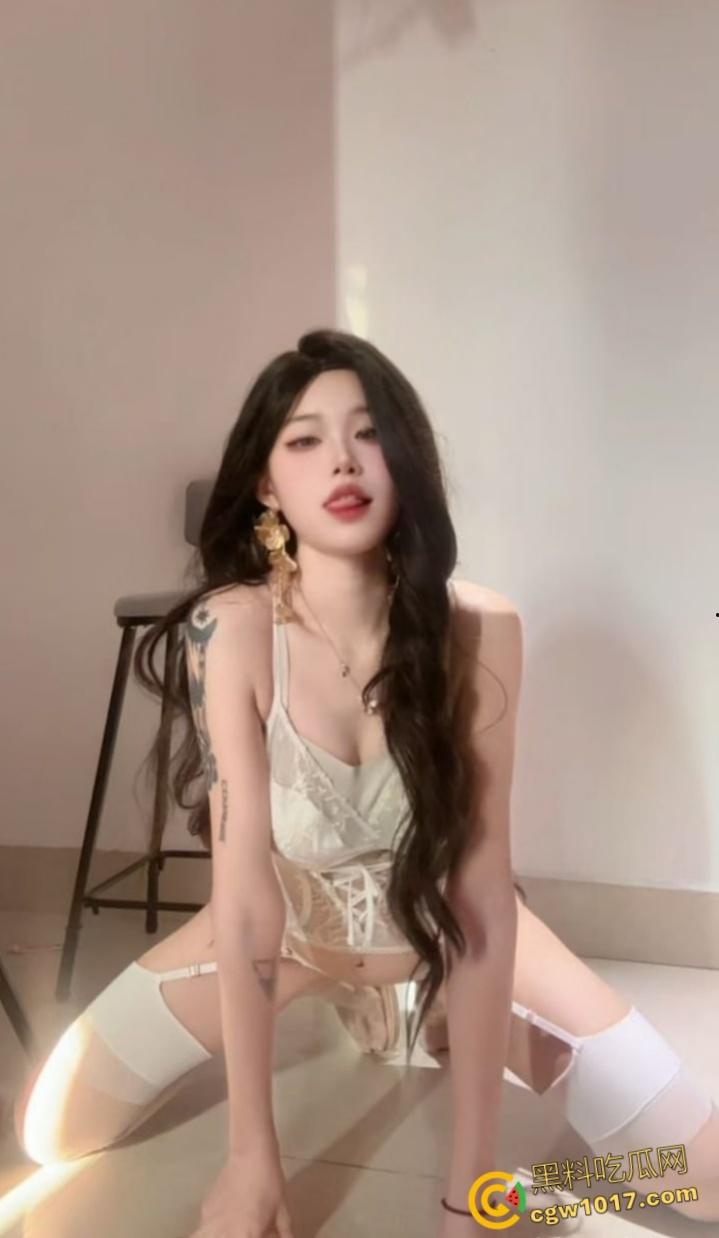 抖音167万粉丝网红【小哭包不哭】重金门槛擦边福利,情趣蕾丝火辣热舞,大胆展示性感身材!-5