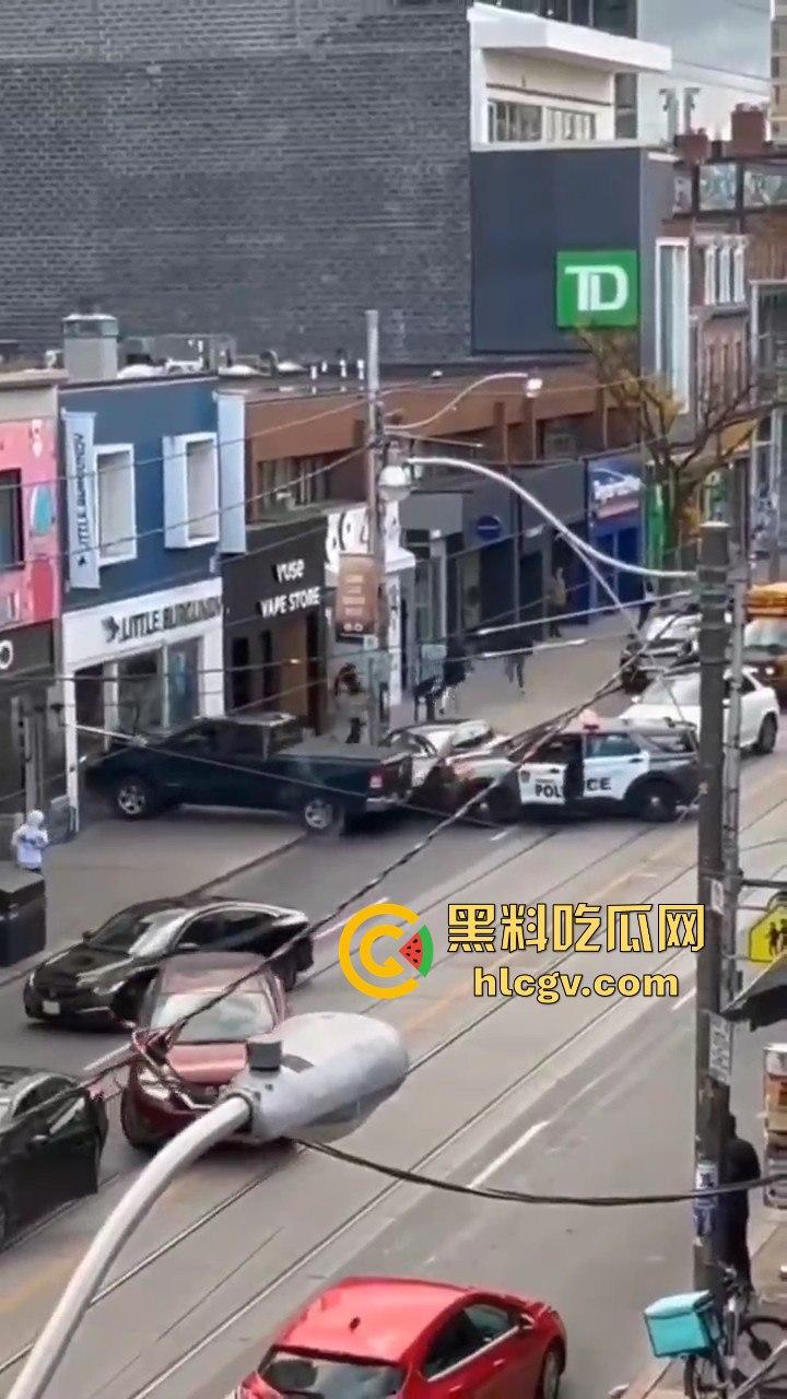 多伦多11月2日上演现实版警匪追逐!downtown街头劫车事件,比大片还带劲!-9