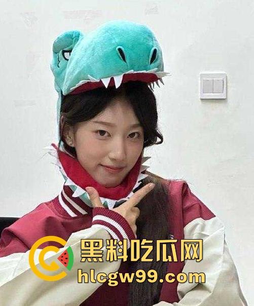 西安职业技术学院【苏妙玲】和男友的情趣生活分手后遭男友曝光！表面御姐私底下最爱穿情趣内衣被操，独家曝光！-2