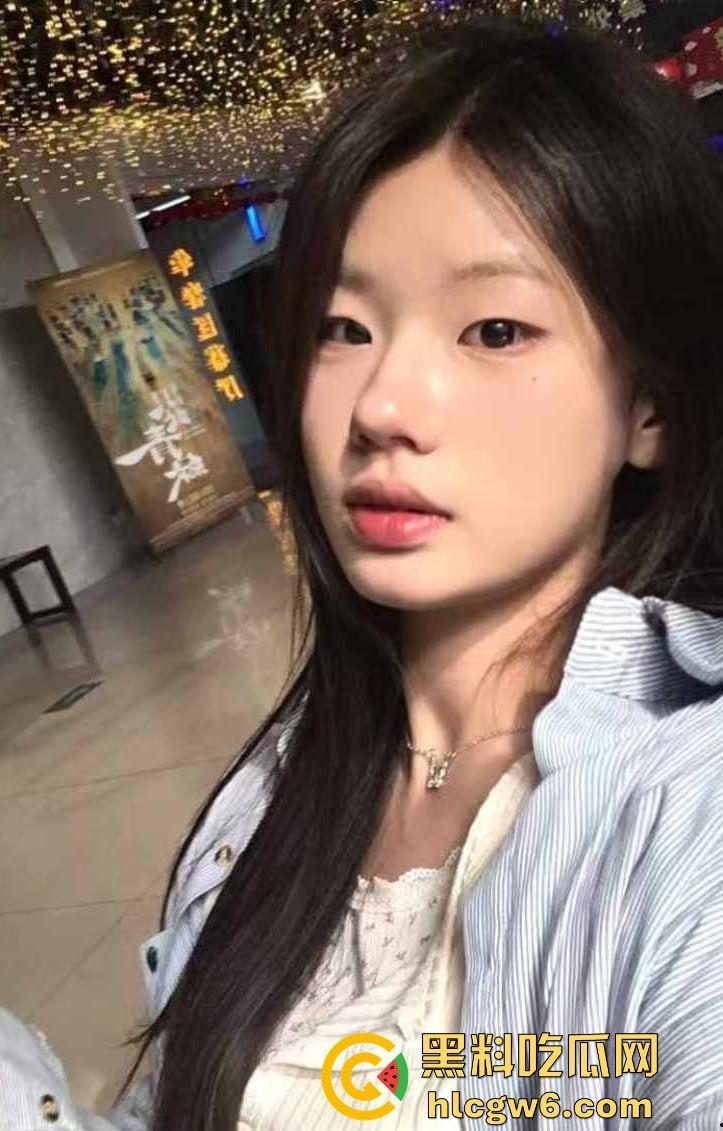 河南20岁骚货【李琦】风骚视频曝光 黑丝连体情趣内衣大跳骚舞 自慰高潮湿到滴水 骚货天花板就是她！-5