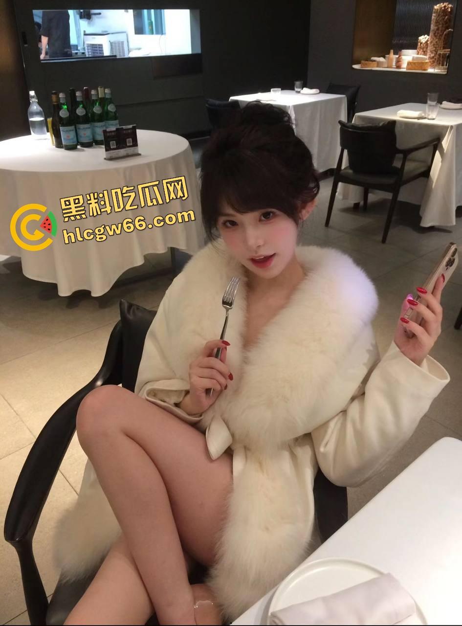 广西性瘾11年妹子爆炸级骚操作，朋友圈天天发被操日记，男友一天被榨软4次，10后玩得这么野？-17