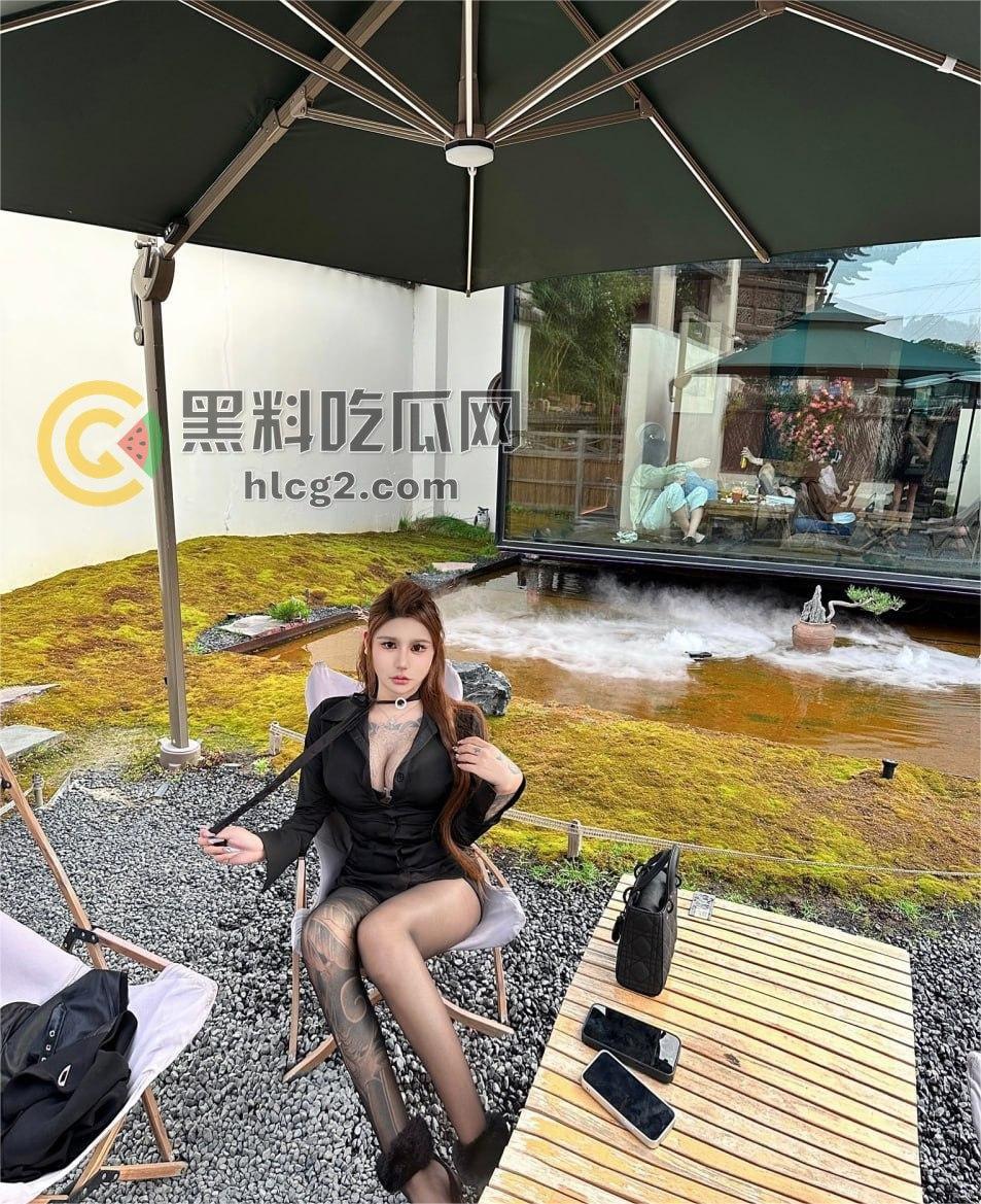 品巨乳蜂腰T娘【恩恩】私拍曝光，野战骚浪到极致，直男们的终极幻想！-5