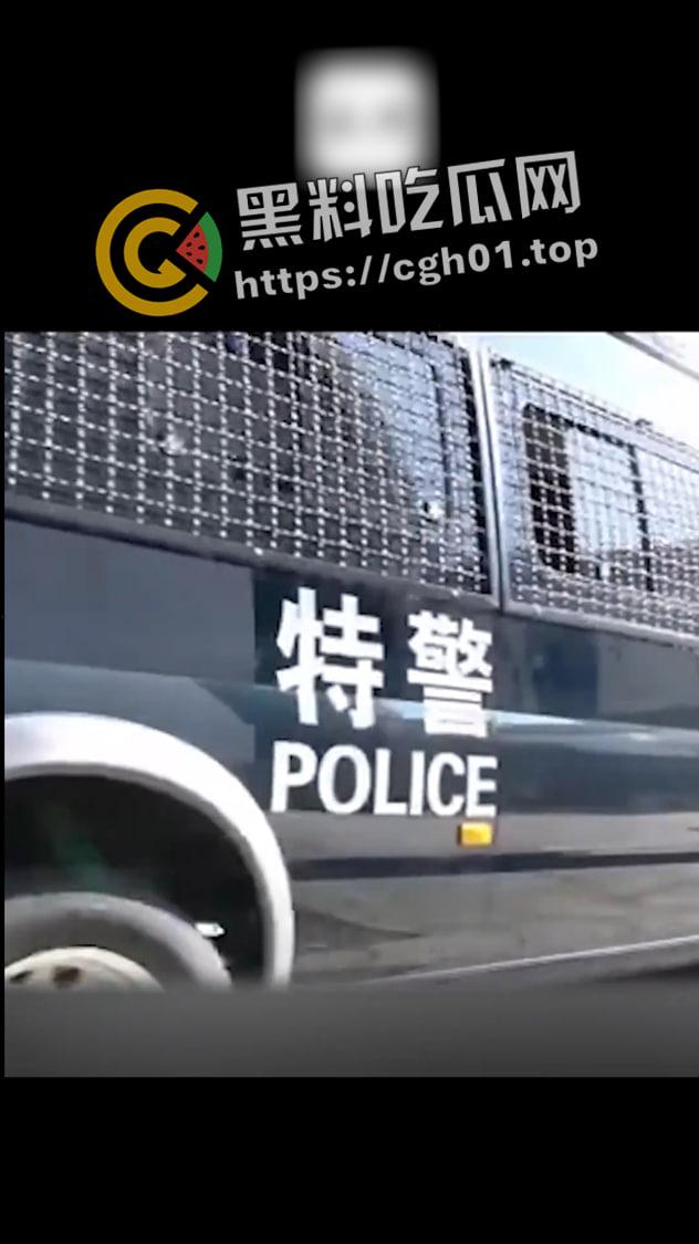 原贵州黔南州长【钟阳】包养五十多名男妃 性生活一次需要十几名男人满足 女高官淫趴视频被流出-2