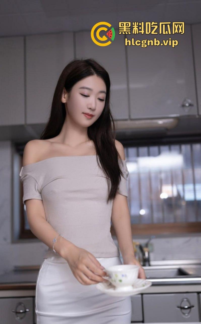 52元秀人网女主玩大了！修理工上门修冰箱竟然变成激情现场！-7