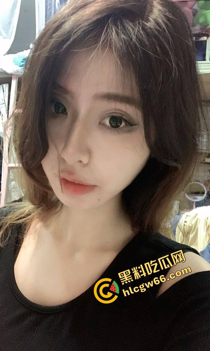 浙江大三学姐『赵悦』反差爆炸，朋友圈文艺白月光，私下骚得裸聊自慰插穴，酒店啪啪肥臀后入被操成狗！-2