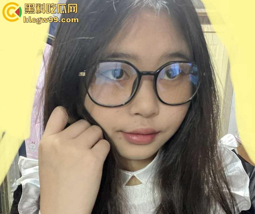 泉州经贸职业技术学院【刘思思】反差母狗发情自慰，只要宿舍没人的时候就是拍视频自慰的时候！-1