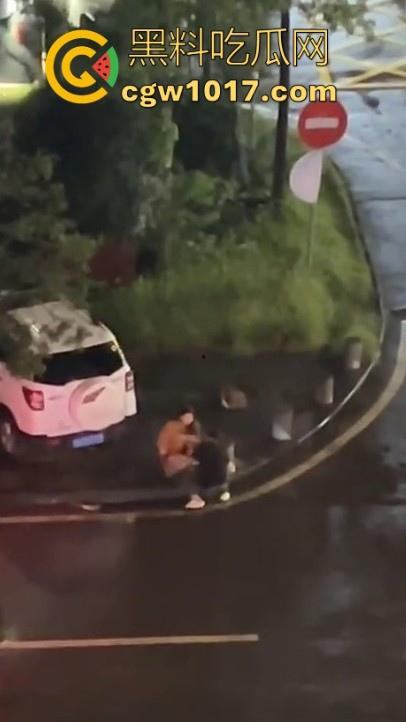 舔狗的终极下场，辛辛苦苦得到的女神一不开心就狂删自己耳光，只求女神能原谅，不是用得着这么卑微嘛！-4