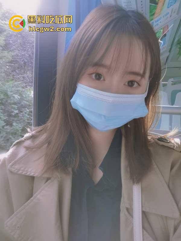 约炮南宁师院极品【江晓莹】 颜值高身材好,口活顶得堪比飞机杯,吃鸡技术爽翻天!独家真实爆料!-2